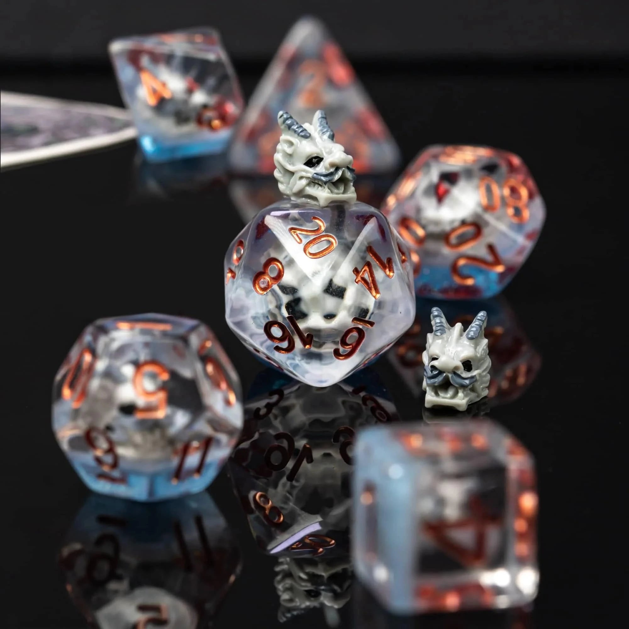 Cusdie DnD Dragon Head Dice Set 7Pcs Resin D4 D6 D8 D10 D% D12 D20 D&D Polyhedral Dice for Role Playing Game Table Games - The Adventurer's Chest