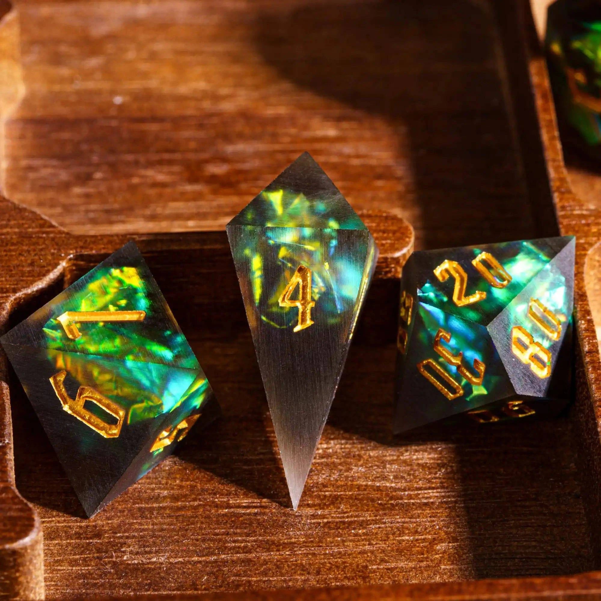 CRITALLIC-Frost Sharp Edges Dice,7Pcs D & D Dice with Unique D4, Handcrafted Polyhedral Dice Set, Role Playing Game, Pathfinder - The Adventurer's Chest