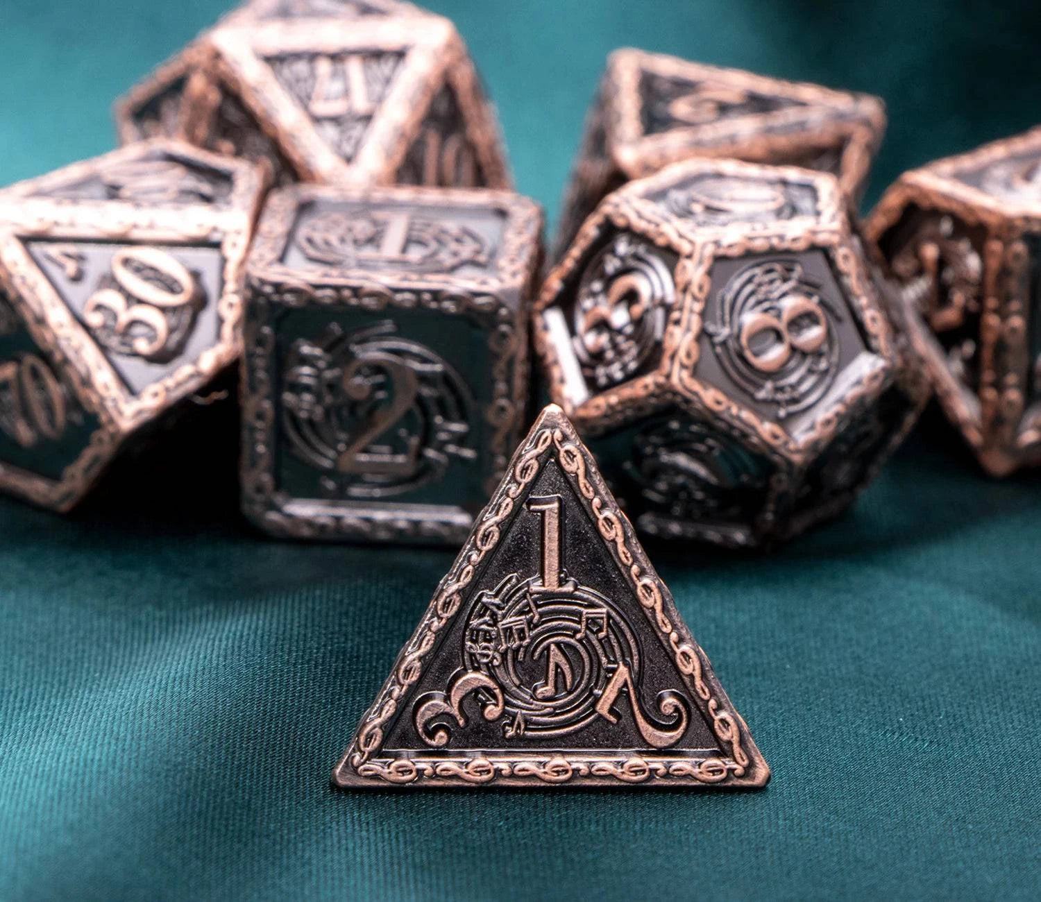 7PCS Metal Polyhedral Music DND D20 Dice Set Role Playing D&D Dice Set for Dungeon and Dragon RPG D20 D12 D10 D8 D6 D4 - The Adventurer's Chest