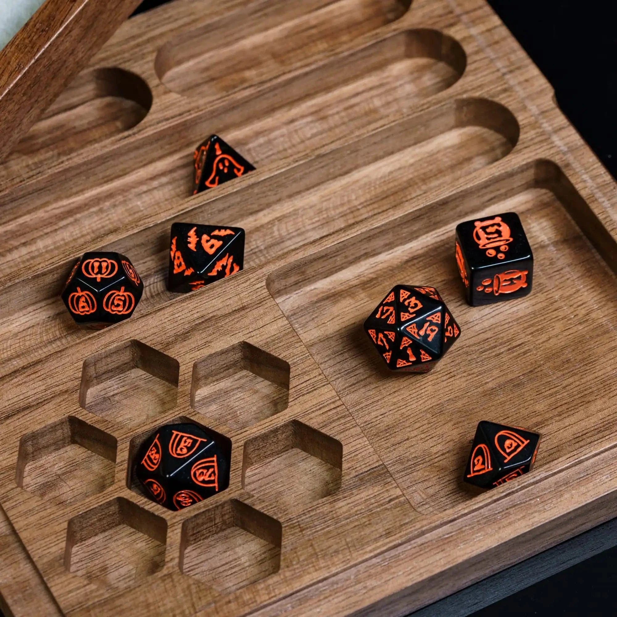 CRITALLIC-Halloween Dice Set, Pumpkin Bat Ghost, Polyhedral D&D Dice for Role Playing Game, D4-D20 Festival Gift, New, 7Pcs - The Adventurer's Chest