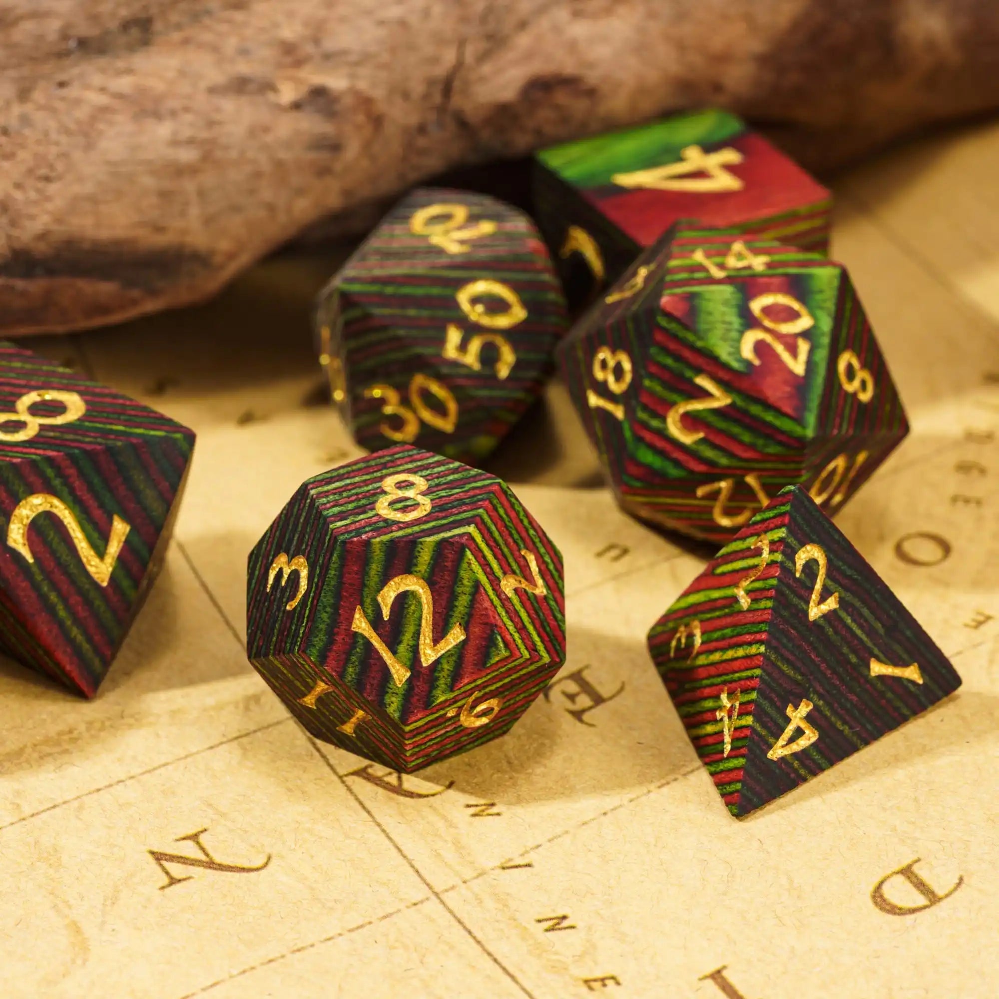 Cusdie DND Wooden Dice Set Unique Stripe D&D Dice 7Pcs D4 D6 D8 D10 D% D12 D20 Polyhedral Games Dice Set for Table Games TRPG - The Adventurer's Chest