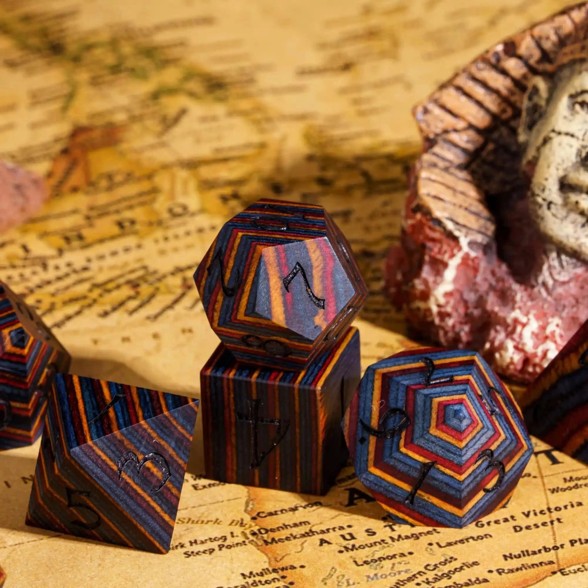 Cusdie DND Wooden Dice Set Unique Stripe D&D Dice 7Pcs D4 D6 D8 D10 D% D12 D20 Polyhedral Games Dice Set for Table Games TRPG - The Adventurer's Chest