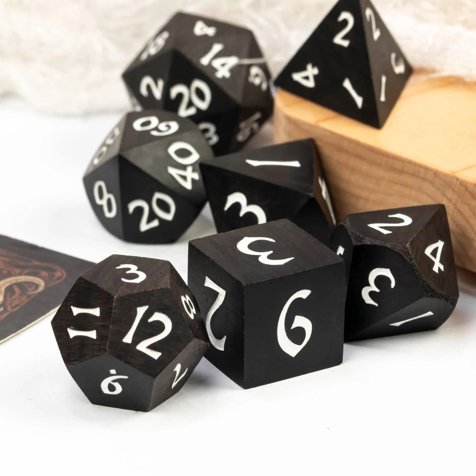 Cusdie DND Wooden Dice Set Unique Stripe D&D Dice 7Pcs D4 D6 D8 D10 D% D12 D20 Polyhedral Games Dice Set for Table Games TRPG - The Adventurer's Chest