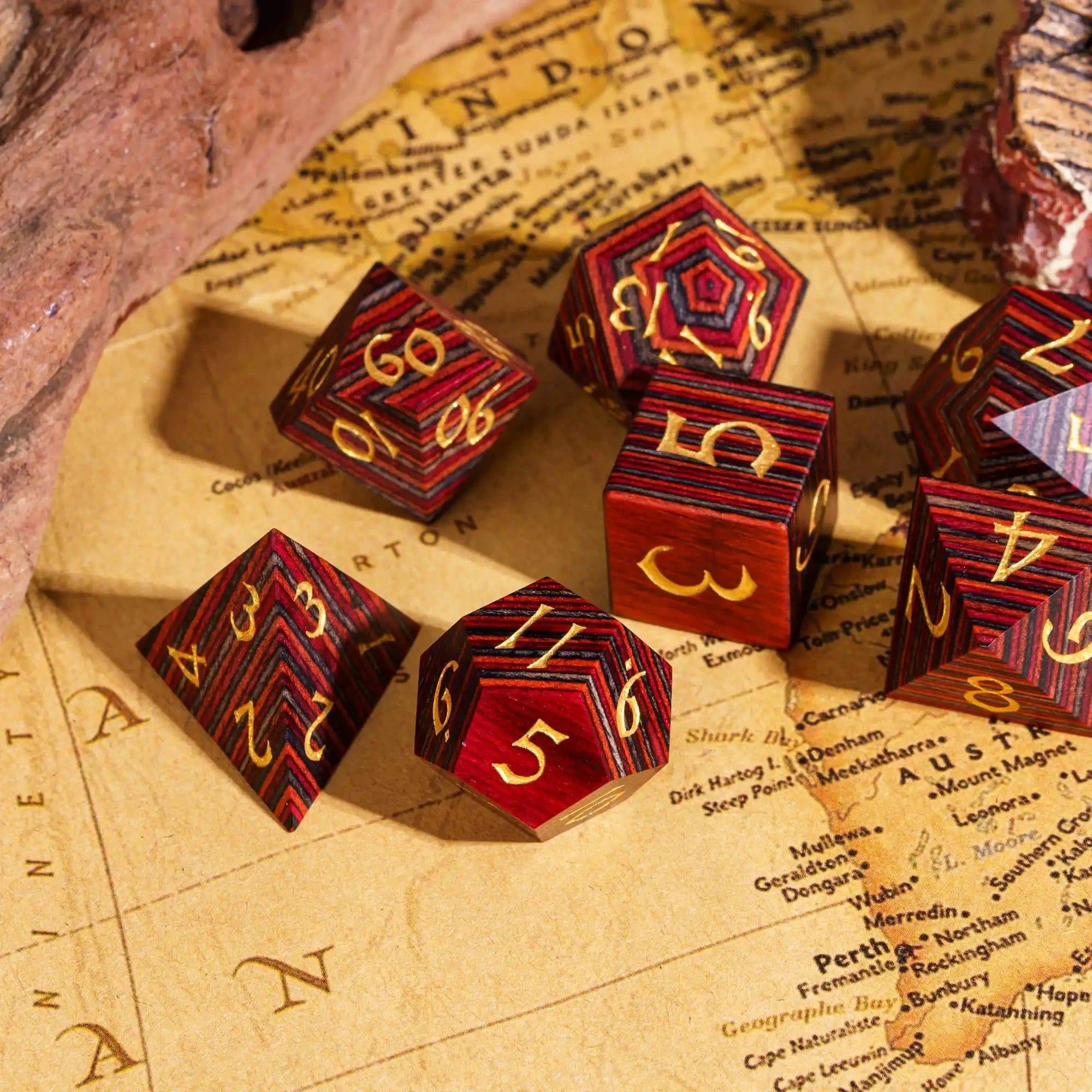 Cusdie DND Wooden Dice Set Unique Stripe D&D Dice 7Pcs D4 D6 D8 D10 D% D12 D20 Polyhedral Games Dice Set for Table Games TRPG - The Adventurer's Chest