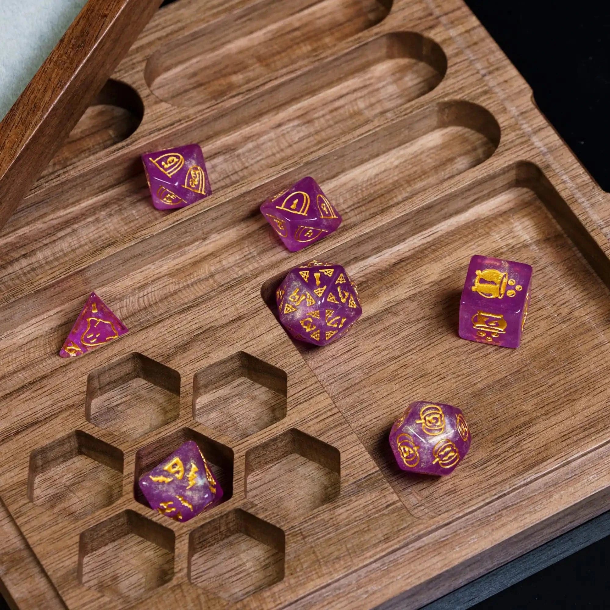 Cusdie Halloween Dice DND 7Pcs Resin D&D Dice Pumpkin Bat Ghost D4-D20 Polyhedral Dice for Role Playing Board Game Lover Gift - The Adventurer's Chest