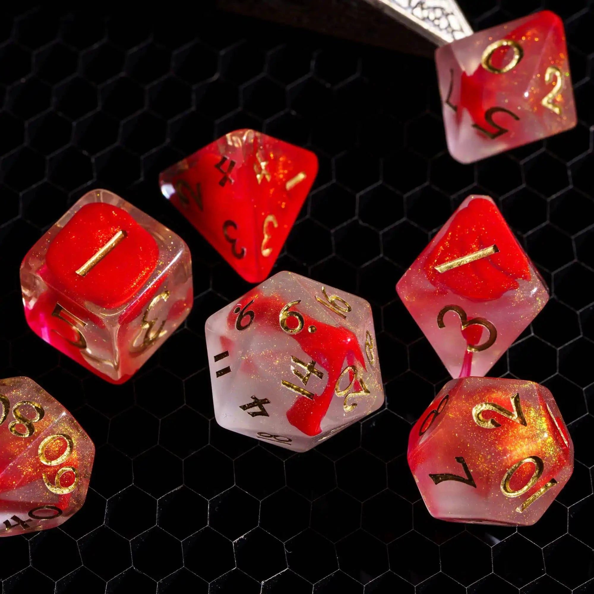 Cusdie New Big Font DnD Dice Set 7Pcs Cut Angle Glitter D&D Dice Resin D4-D20 Polyhedral Dice for Role Playing Game Board Games - The Adventurer's Chest